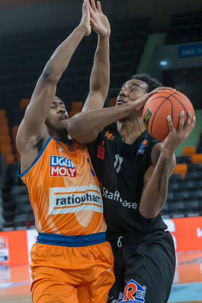 他在联赛的 他在联赛的